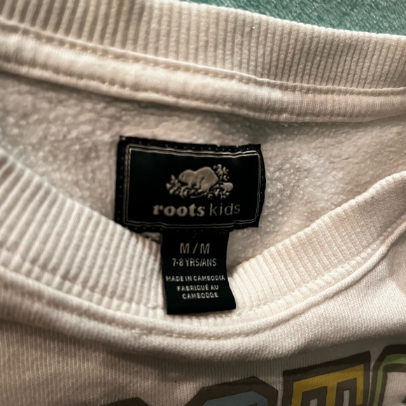 ROOTS brand girls cropped sweatshirt sz 7-8 - Picture 3 of 8